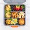 Littlelunchbox bento five lunchbox z 5 przegródkami dla dzieci 0,98 litra - Construction