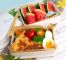 Dwupoziomowy, duży, japoński lunchbox o pojemności 1,2 litra - biały z brązową opaską